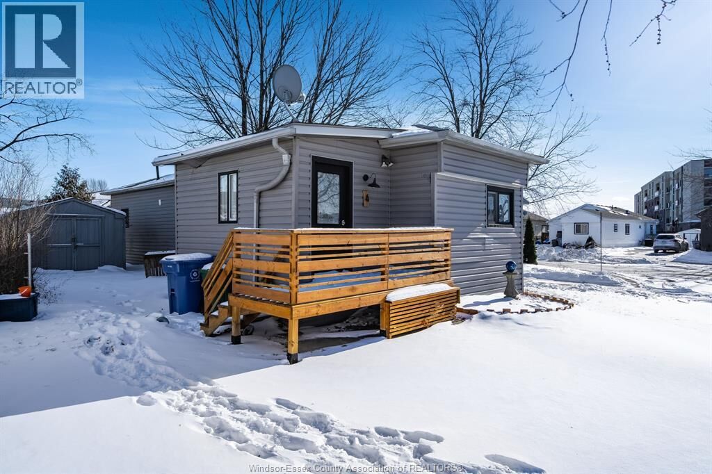 Property Photo:  4 Cedar Crescent  ON N0R 1J0 