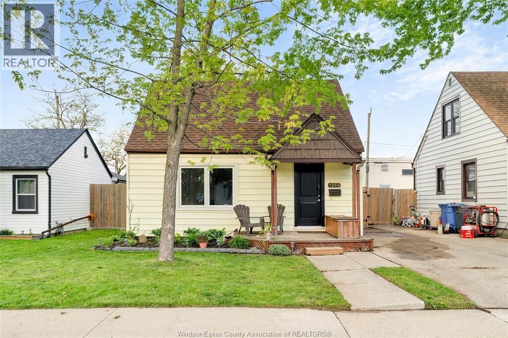 Property Photo:  1260 Oak  ON N8X 2B1 