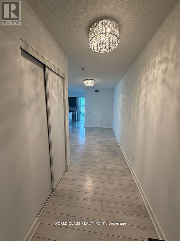 Photo de la propriété:  33 Singer Court 611  ON M2K 0B4 