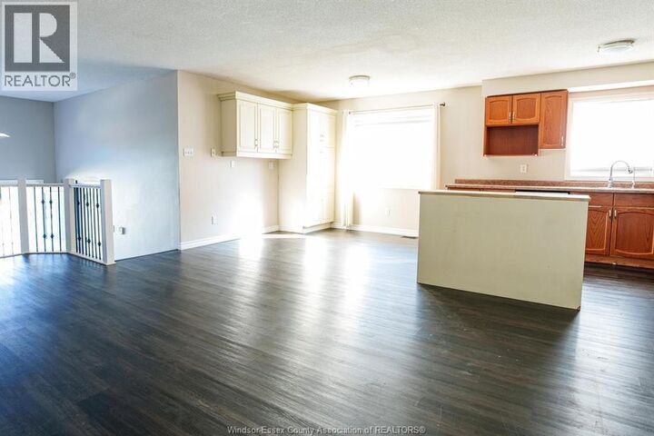 Property Photo: 1575 Heatherglen Drive ON N8N 5B5