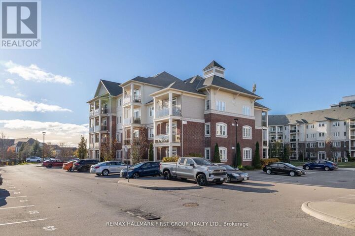 Property Photo:  84 Aspen Springs Drive 201  ON L1C 0V3 