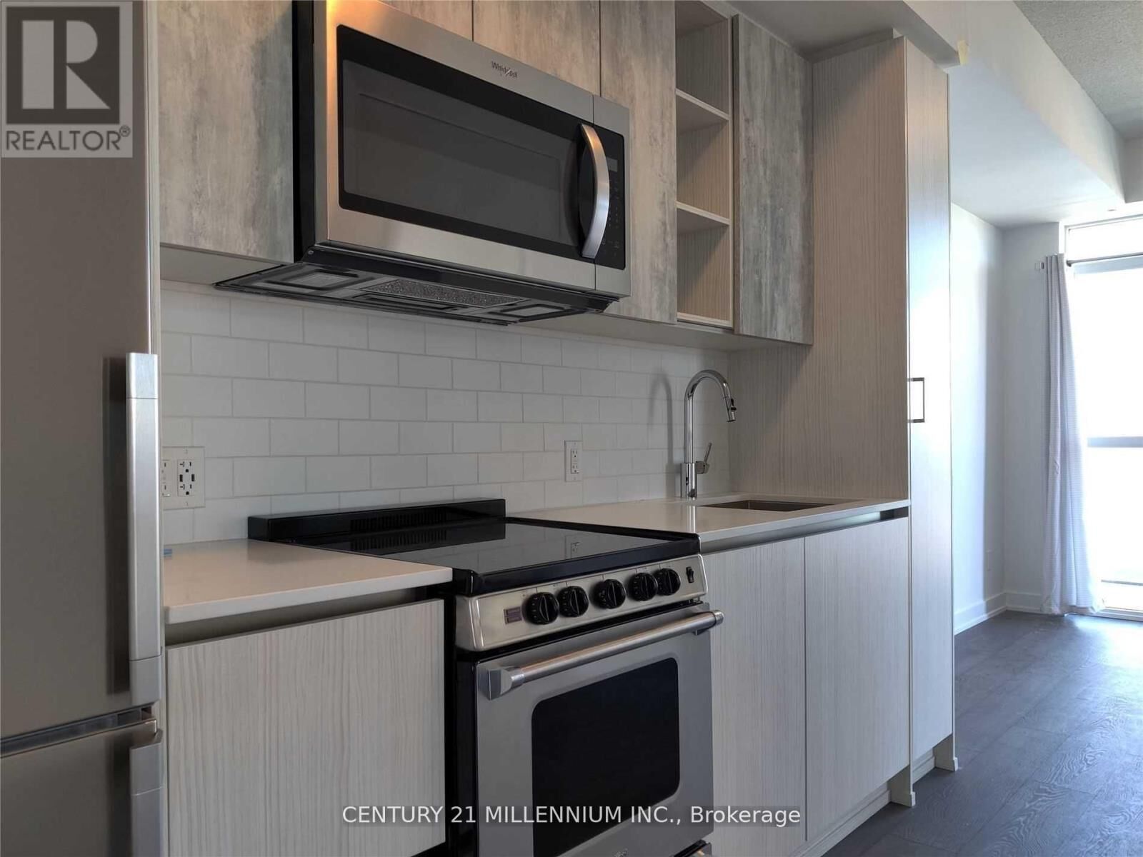 Property Photo:  251 Manitoba Street 1910  ON M8Y 0C7 