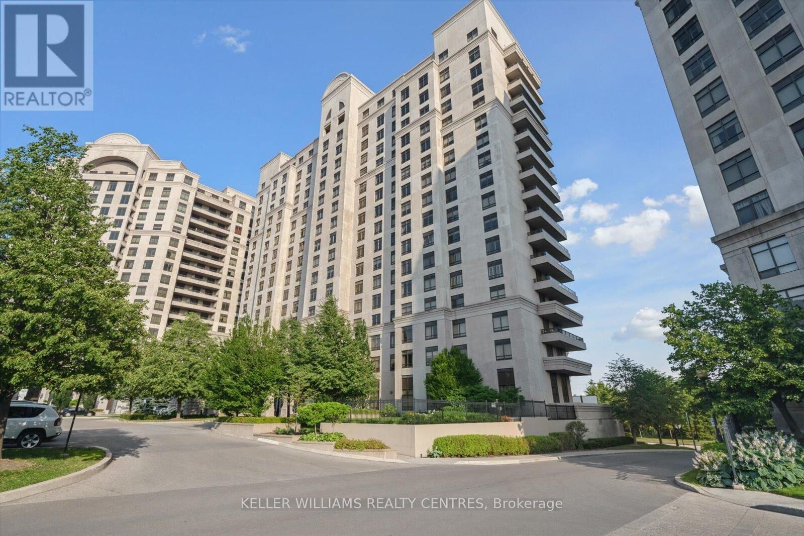 Property Photo: 9245 Jane Street 902 ON L6A 0J9