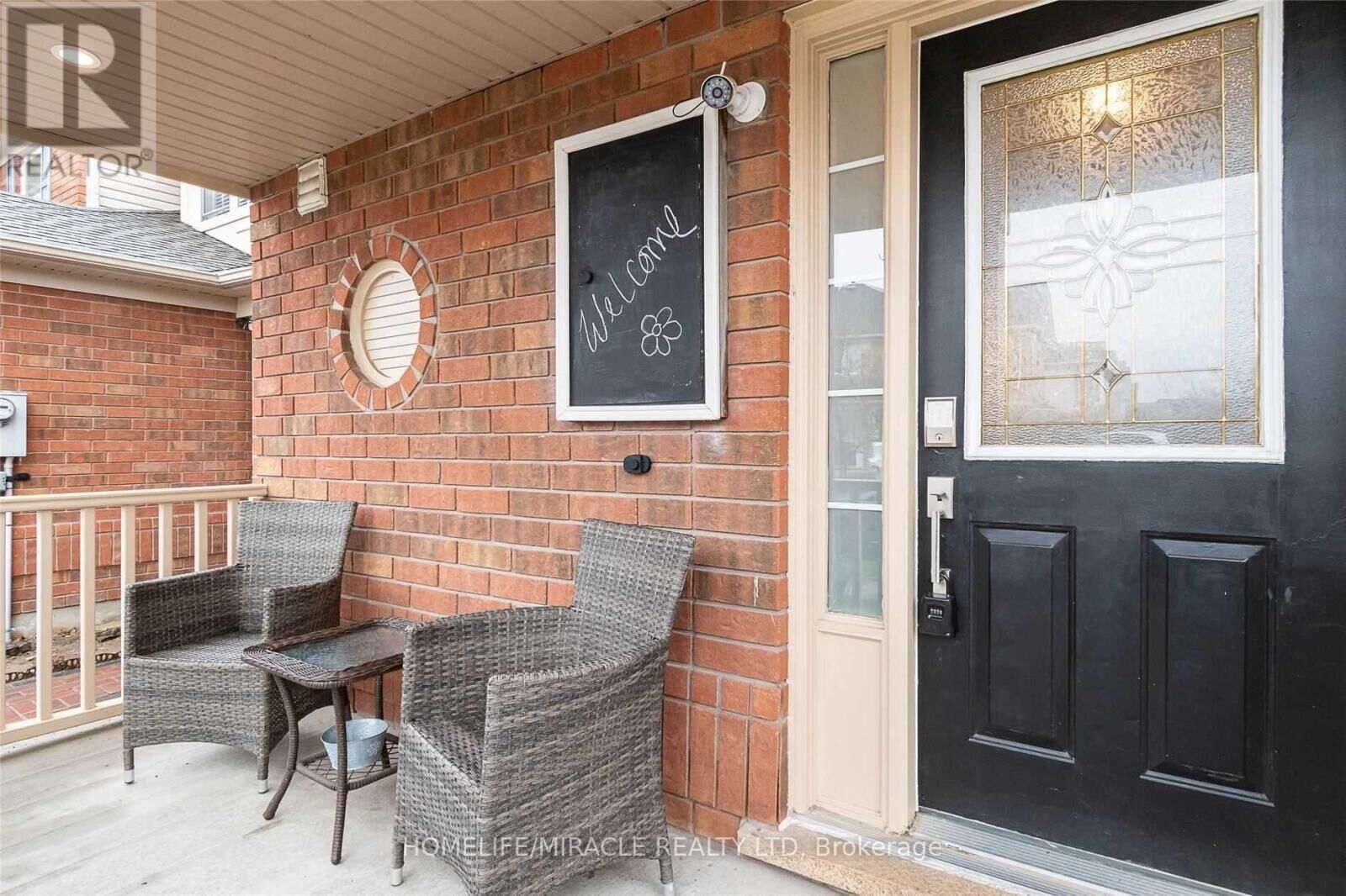 Property Photo:  680 Hamilton Crescent  ON L9T 6H1 