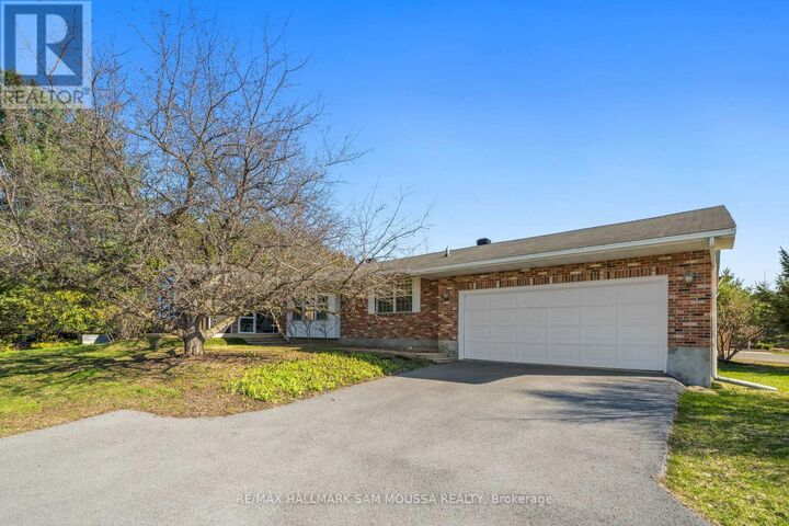Property Photo:  118 Juanita Avenue  ON K0A 1L0 