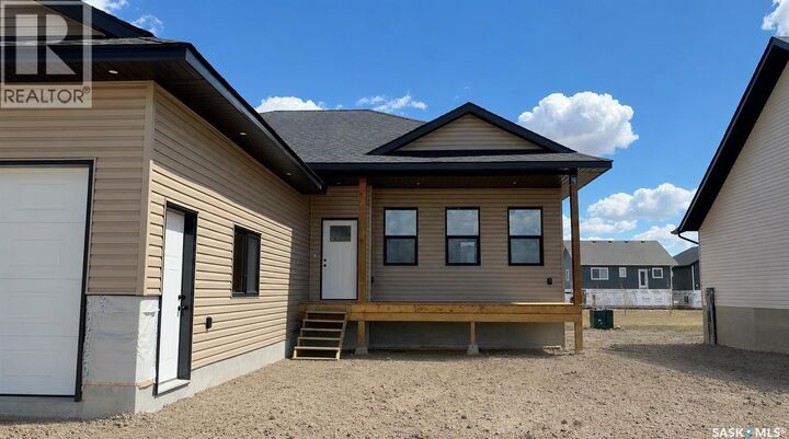 Property Photo:  110 Lakewood Drive  SK S0K 2A0 