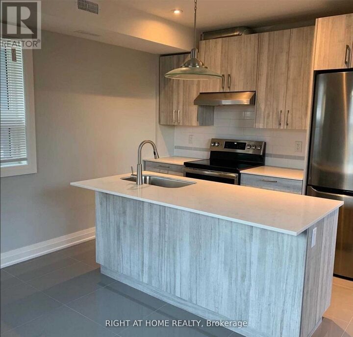 Property Photo:  31 Alma Avenue 1  ON M6J 1N2 