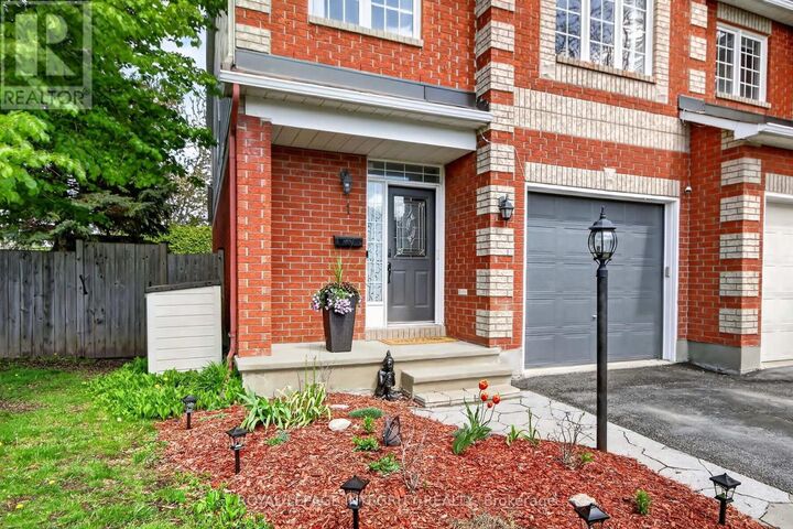 Property Photo: 1 Chantilly Gate ON K2S 2B2