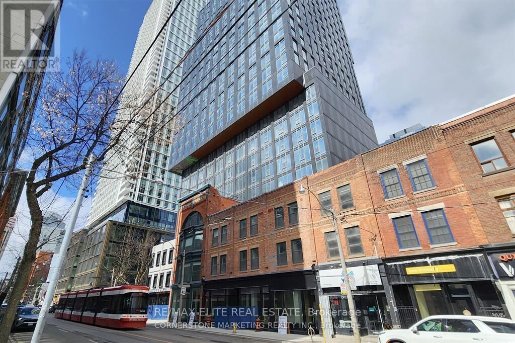 Property Photo:  100 Queen Street East 1815  ON M5C 0B5 