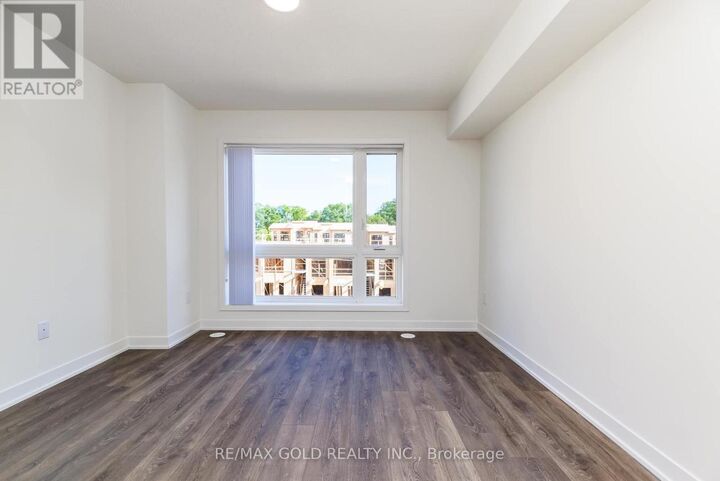 Property Photo:  140 Canon Jackson Drive 210  ON M6M 0B9 