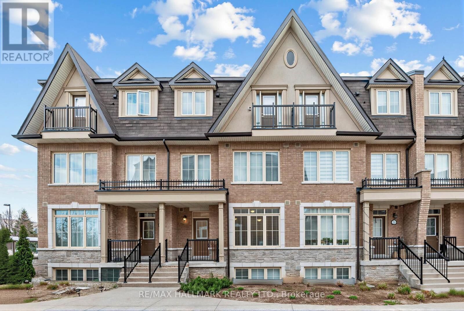 Property Photo: 181 Parktree Drive 25 ON L6A 5B1