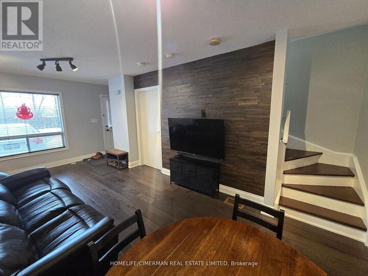 Property Photo:  4277 Lawrence Avenue East 6  ON M1E 2S8 