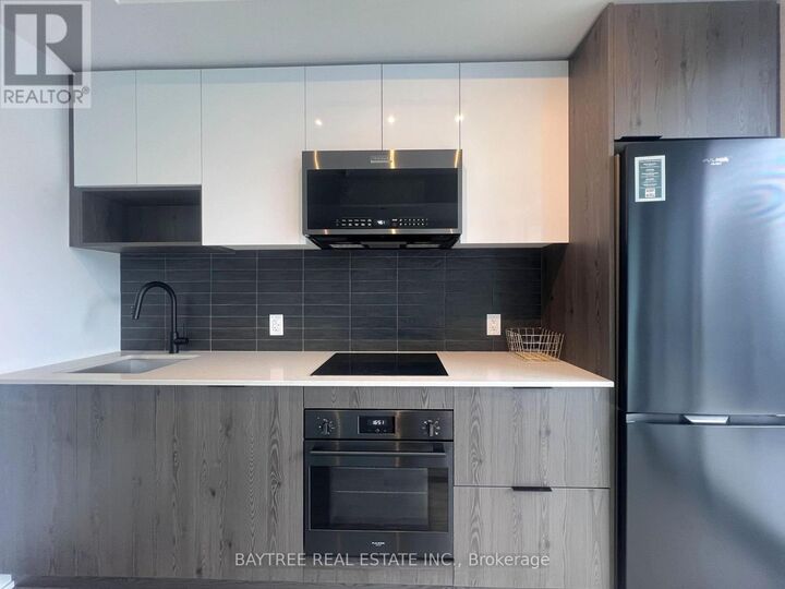 Property Photo:  5 Defries Street 2407  ON M5A 3R4 