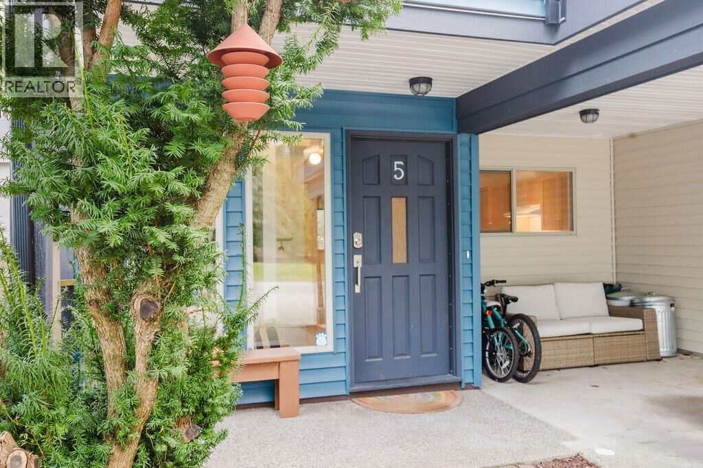 Property Photo:  623 Farnham Road 5  BC V0N 1V8 