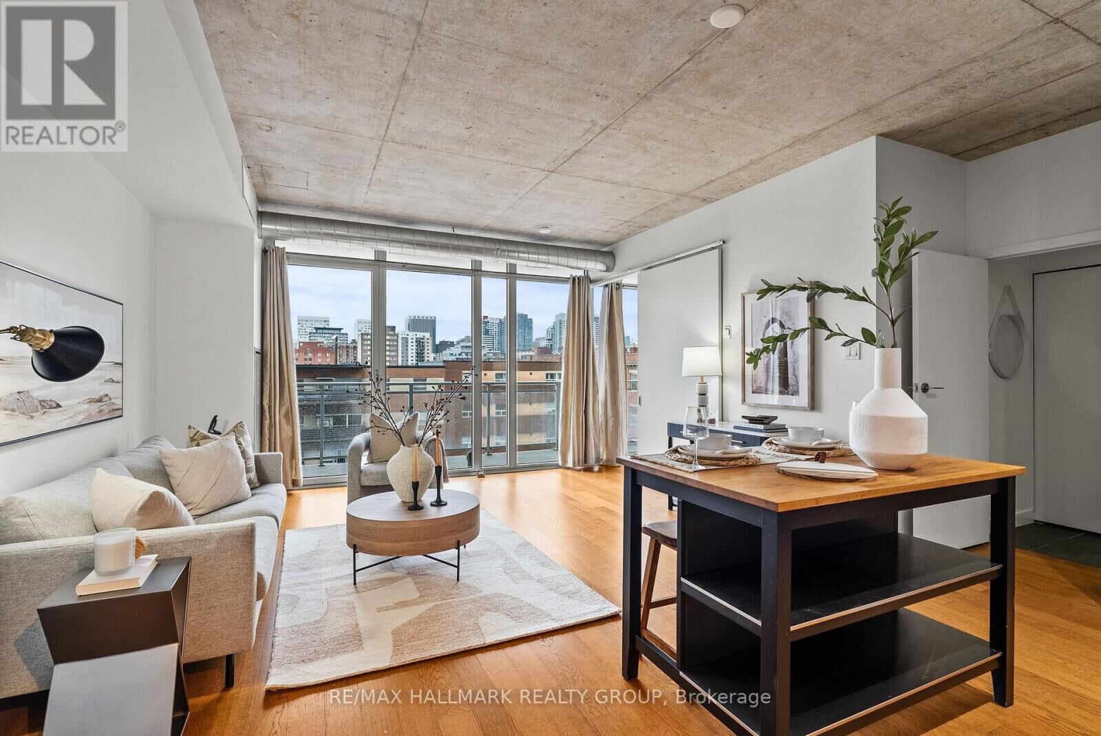 Property Photo:  354 Gladstone Avenue 332  ON K2P 0R4 