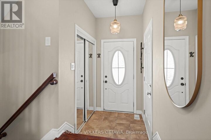 Property Photo:  166 Lily Pond Street  ON K2M 0J5 