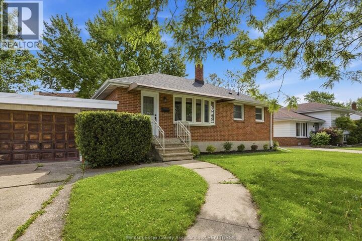 Property Photo: 826 Watson Avenue ON N8S 3S8