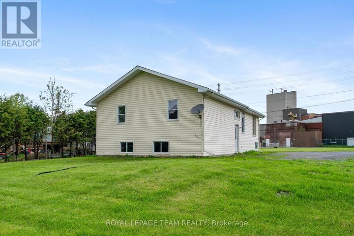 Property Photo:  144 Main Street North  ON K0C 1H0 