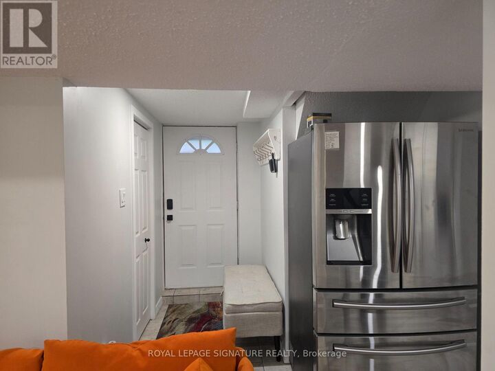 Property Photo: 211 Glen Hill Drive Lower ON L1N 7J5