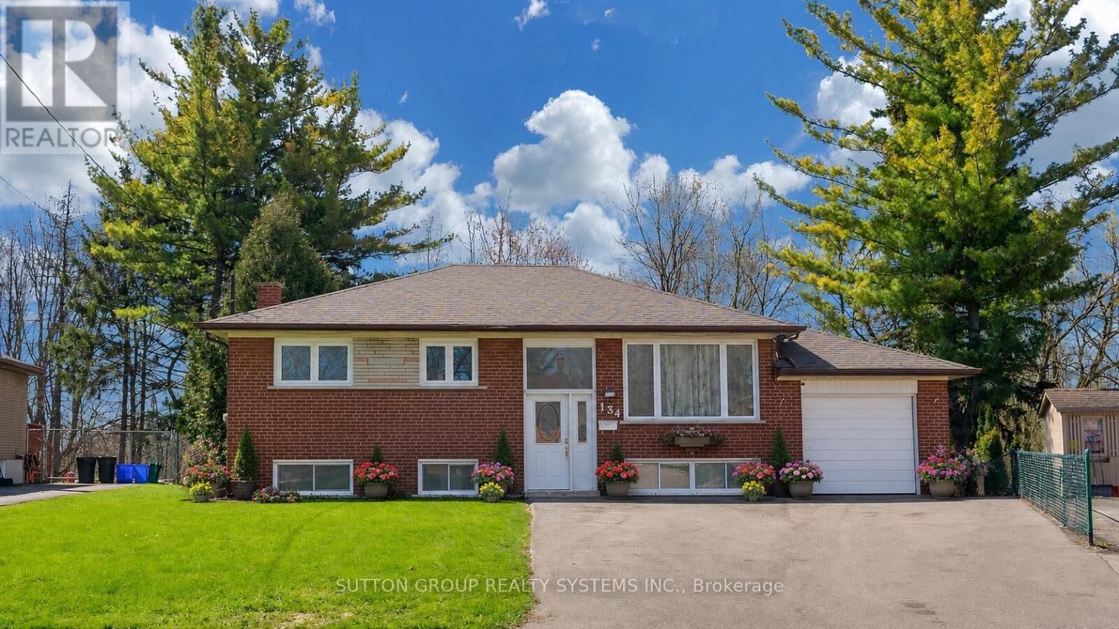 Property Photo: 134 Sussex Street ON L1G 1V9