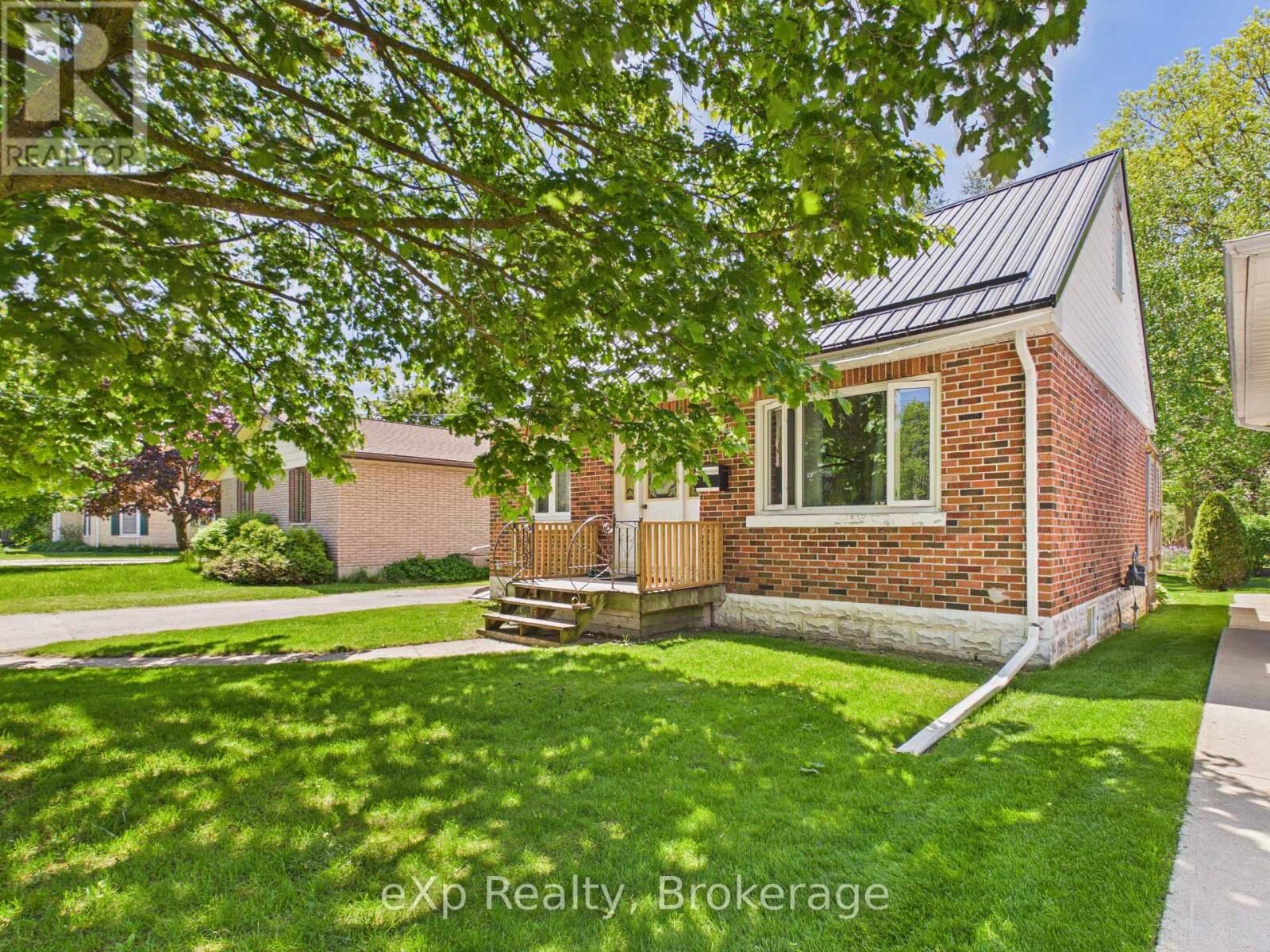 Property Photo: 419 Colborne Street ON N0G 2V0