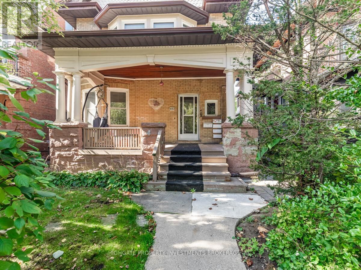 Property Photo:  410 Palmerston Boulevard Main  ON M6G 2N8 