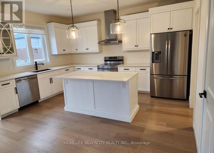 Property Photo:  89 Royal Cres Crescent  ON N5P 0G2 