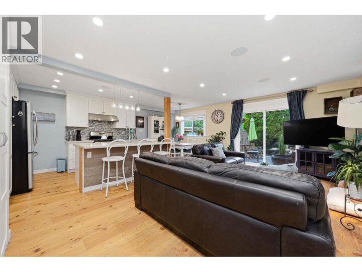 Property Photo: 1126 Premier Street BC V7J 2H3