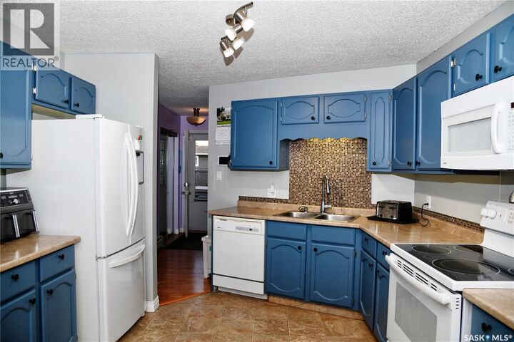 Property Photo: 134 Cooper Crescent SK S7M 4L3
