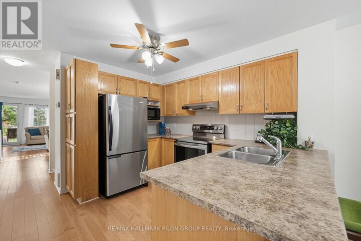 Property Photo: 10 Lakepointe Drive ON K4A 5E3