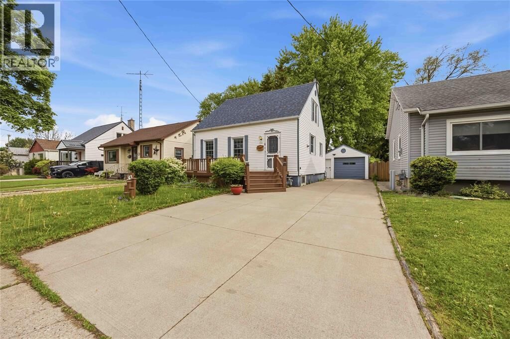 Property Photo:  313 Ross Avenue  ON N7T 1K1 