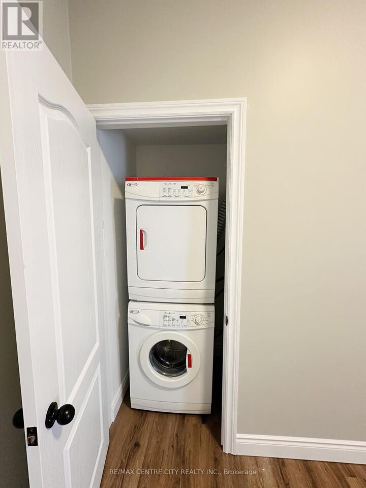 Property Photo:  81 Curtis Street Unit 1  ON N5P 1H9 