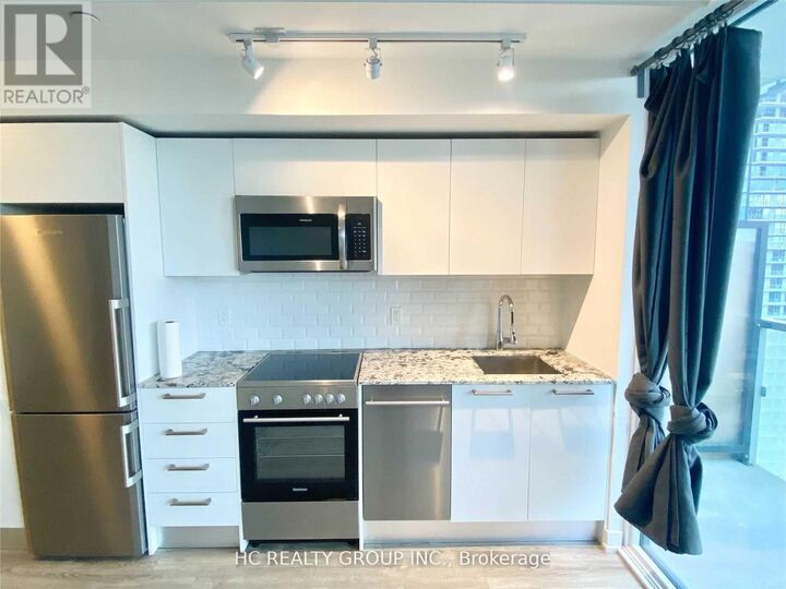 Property Photo:  28 Wellesley Street East 3508  ON M4Y 1G3 