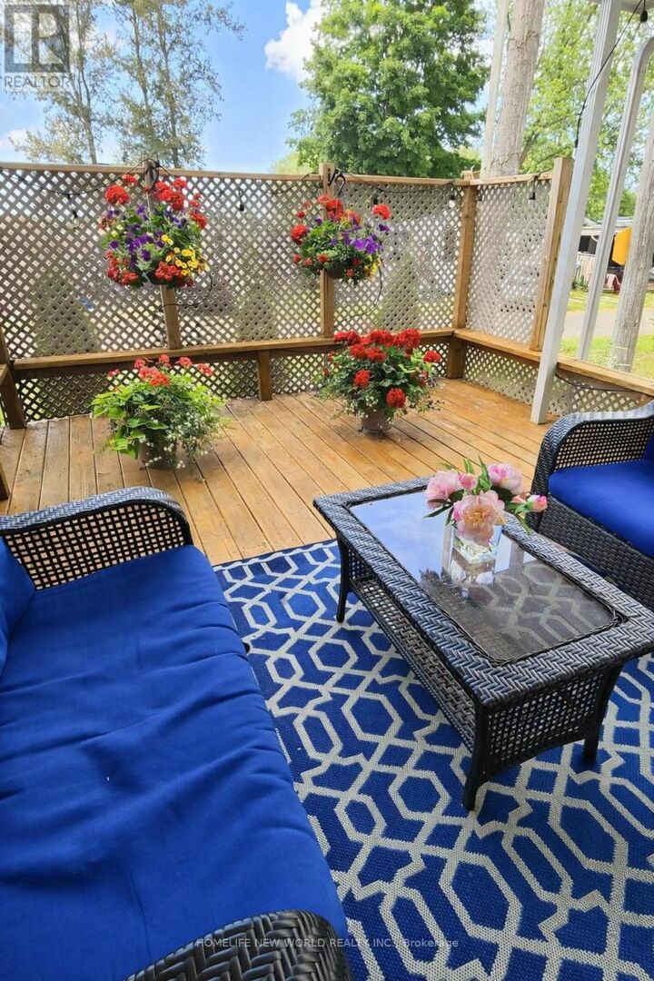 Property Photo:  225 Platten Boulevard 484  ON L9L 1B4 