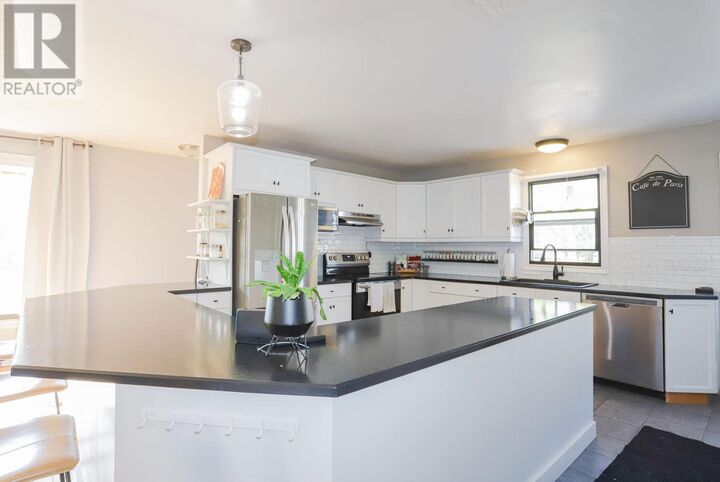 Property Photo:  34 Robin St  ON P6A 5X9 