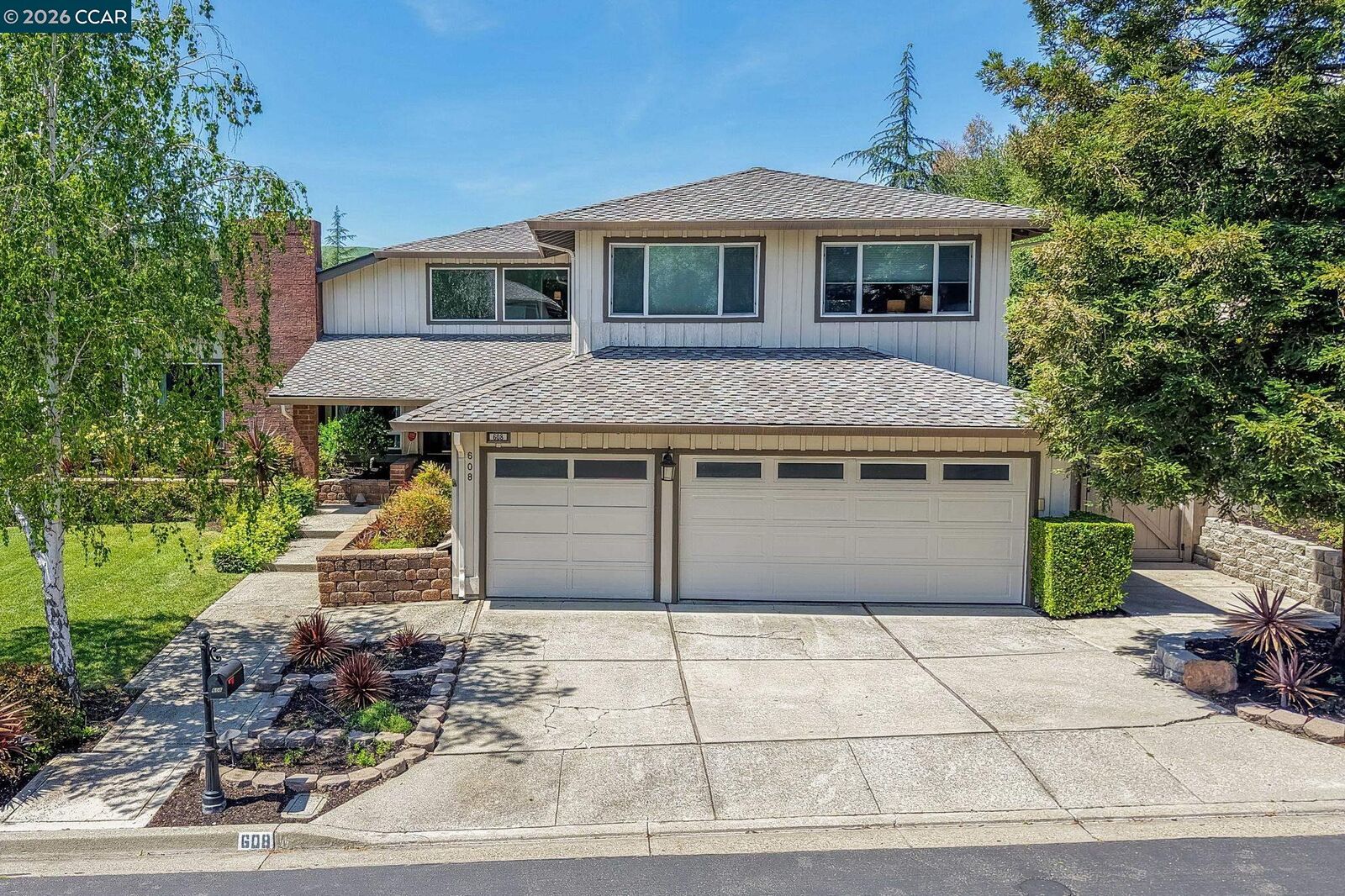Property Photo: 608 Serramonte Ct CA 94526