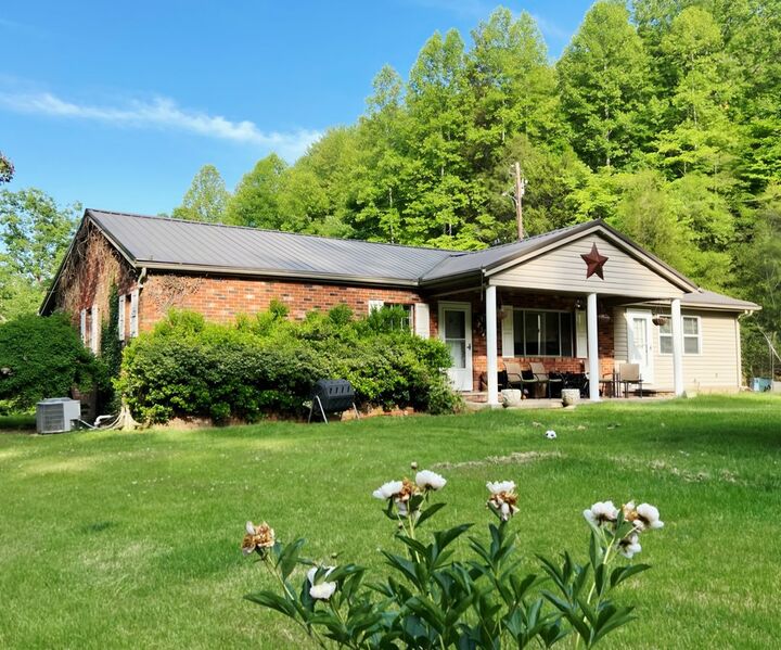 Property Photo:  1530 Fuller'S Ridge Rd  KY 41230 