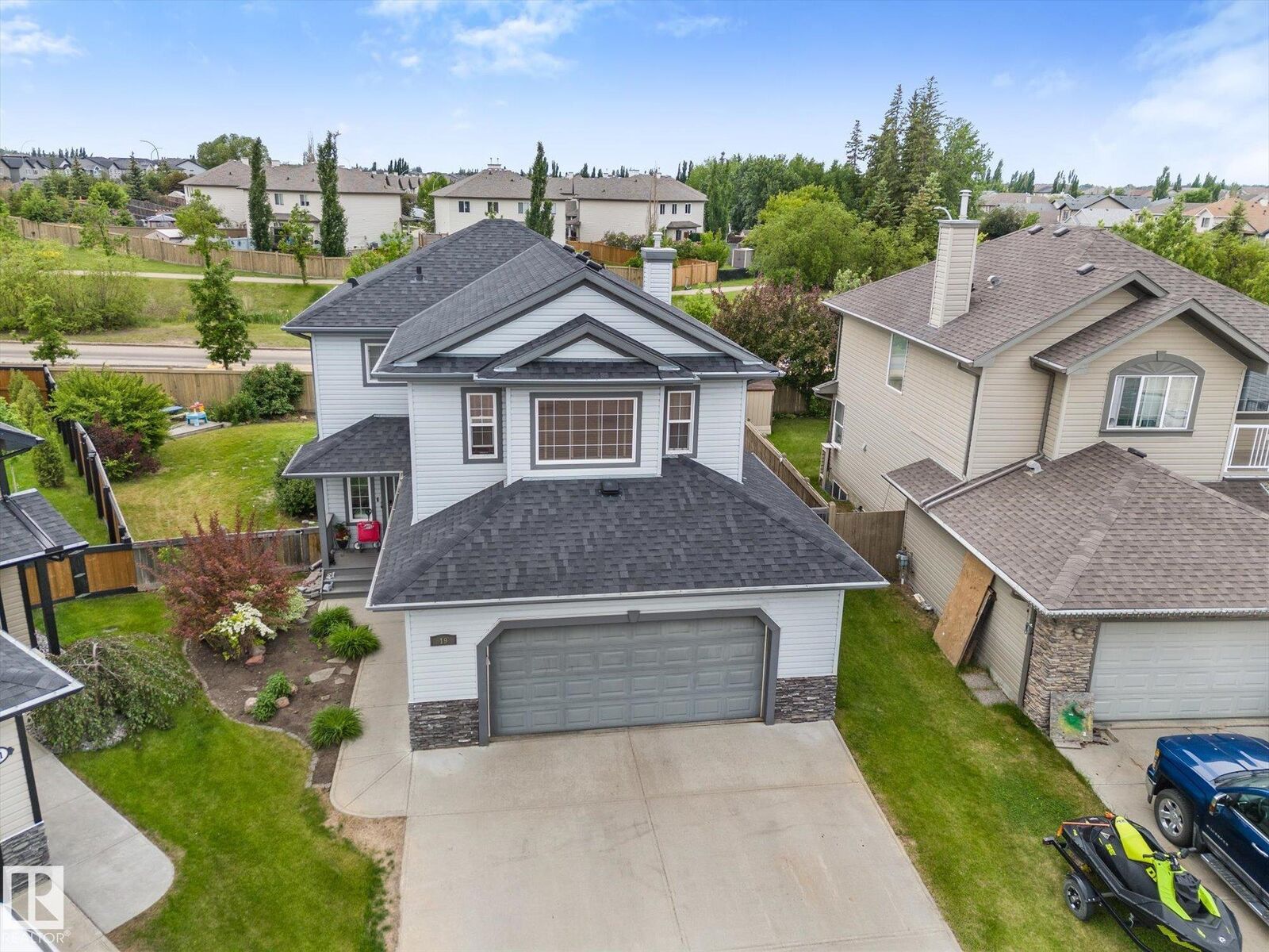 Property Photo: 19 Huxley Cove AB T7X 4S5