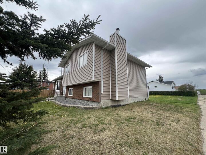 Property Photo: 4903 52 Avenue AB T0E 0T0