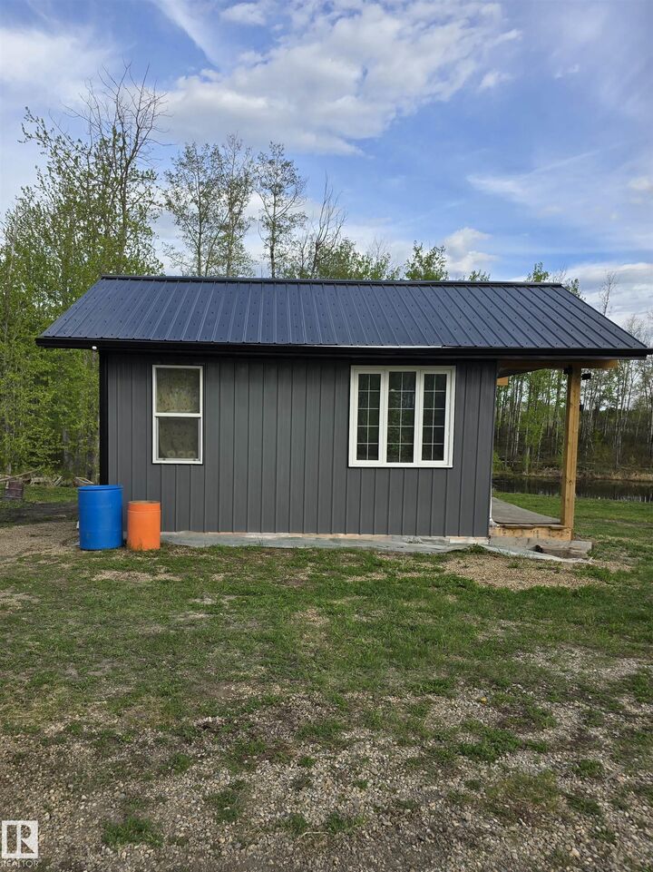 Property Photo:  55303 R.r.13  AB T0E 1V0 