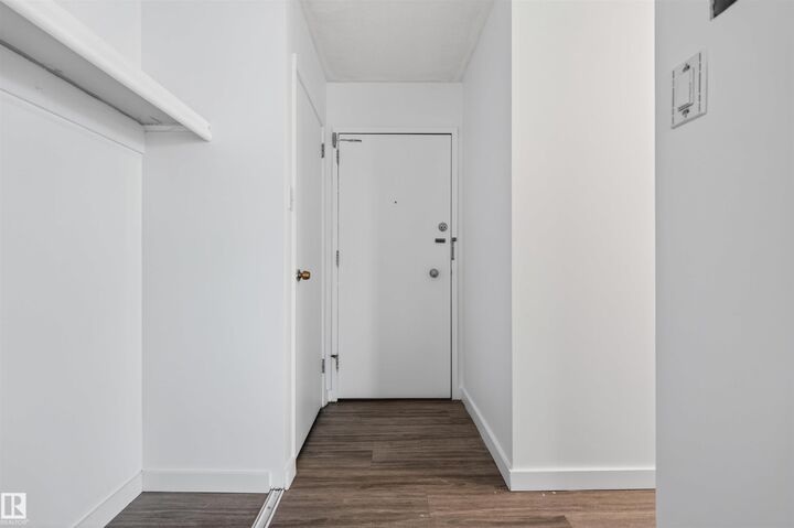 Property Photo: 9930 113 Street NW 1007 AB T5K 1N6