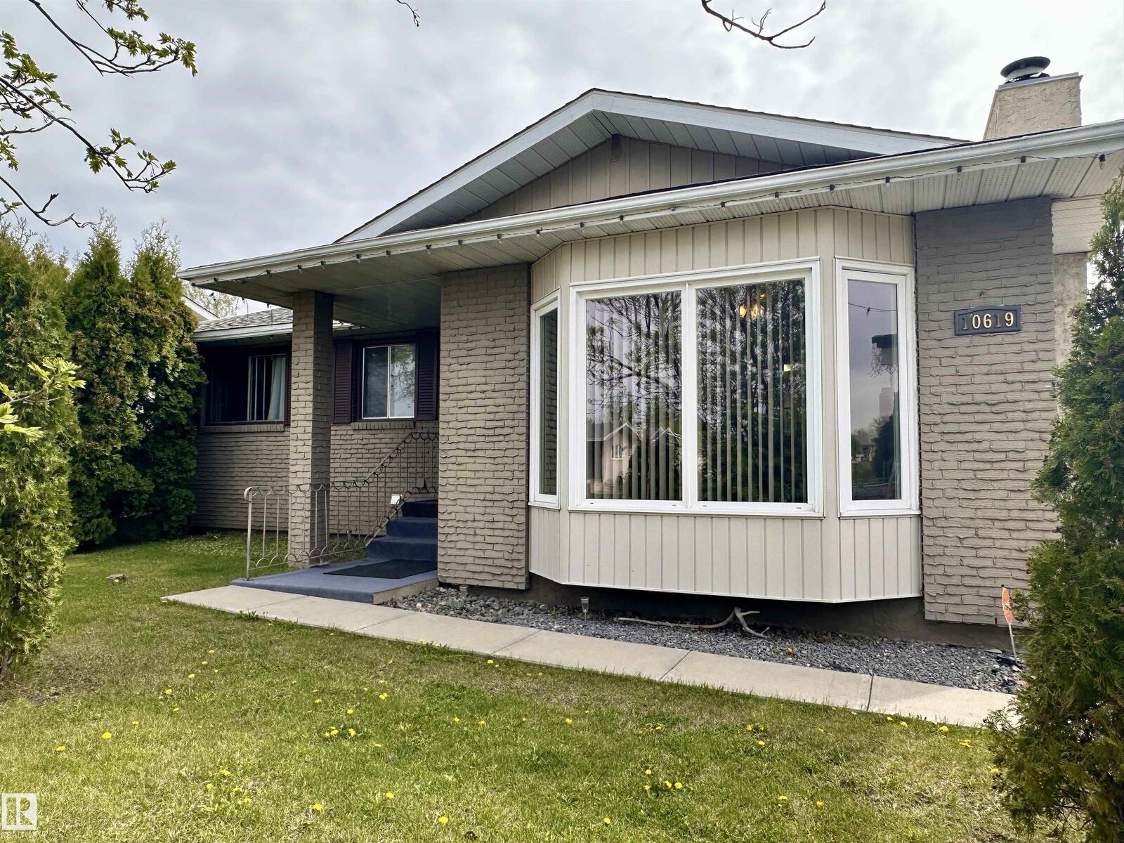 Property Photo:  10619 108 Avenue  AB T7P 1C7 
