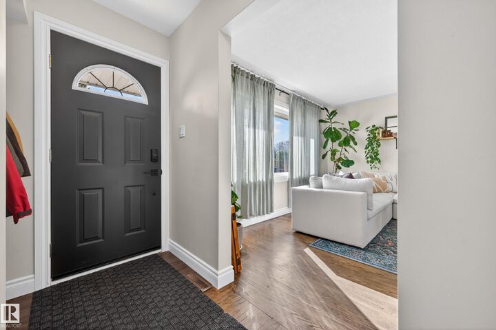 Property Photo:  10740 44 Street NW  AB T6A 1W4 