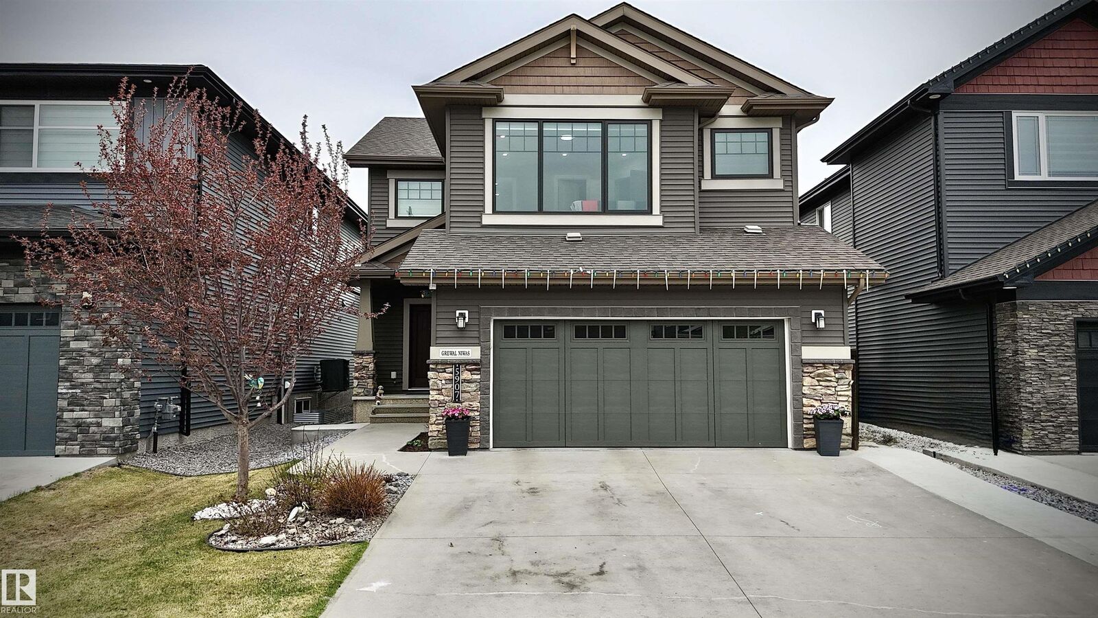 Property Photo: 5907 19 Avenue SW AB T6X 0P6