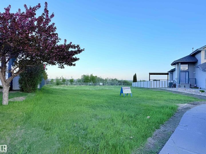 Property Photo:  14411 16 Street NW  AB T5Y 2Y1 