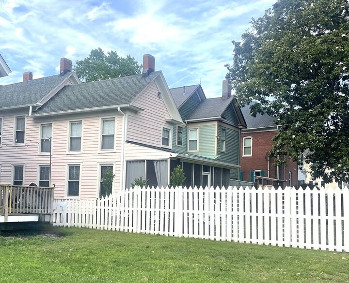 Property Photo: 612 Tazewell Ave VA 23310