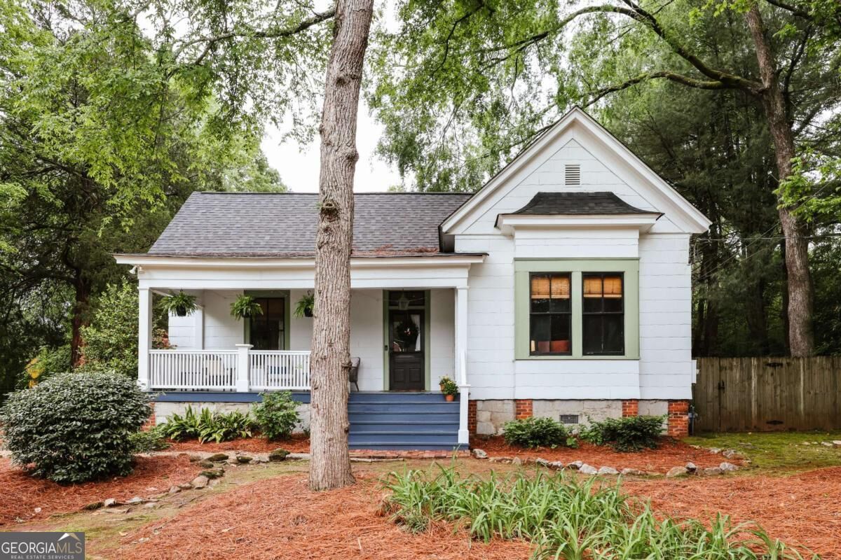 Property Photo: 905 Oglethorpe Avenue GA 30606