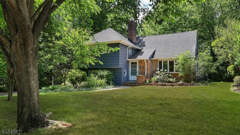 Property Photo:  738 Boulevard  NJ 07090 