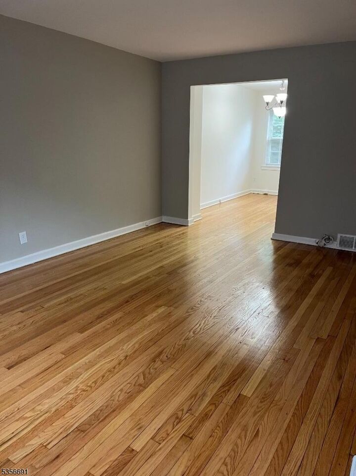 Property Photo:  212 S Orange Ave 3  NJ 07079 