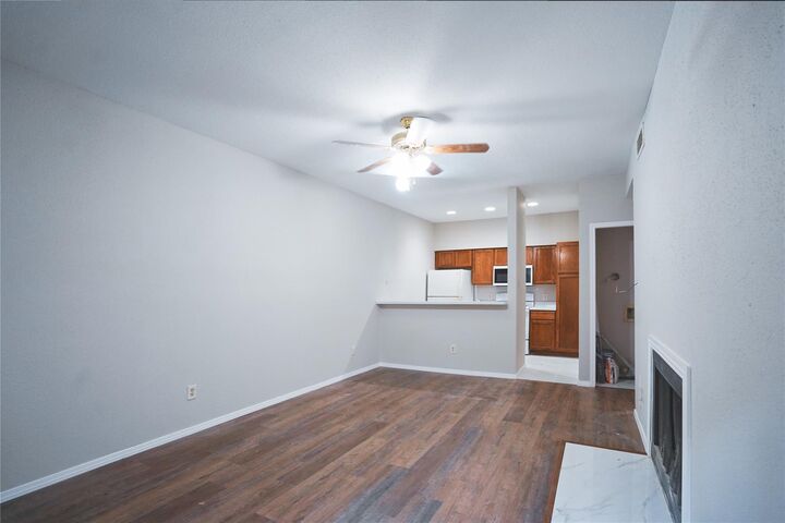 Property Photo: 8055 Cambridge Street 17 TX 77054